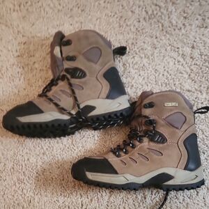 Cabela's Women's Dry-Plus Hiking Boots Size 6.5